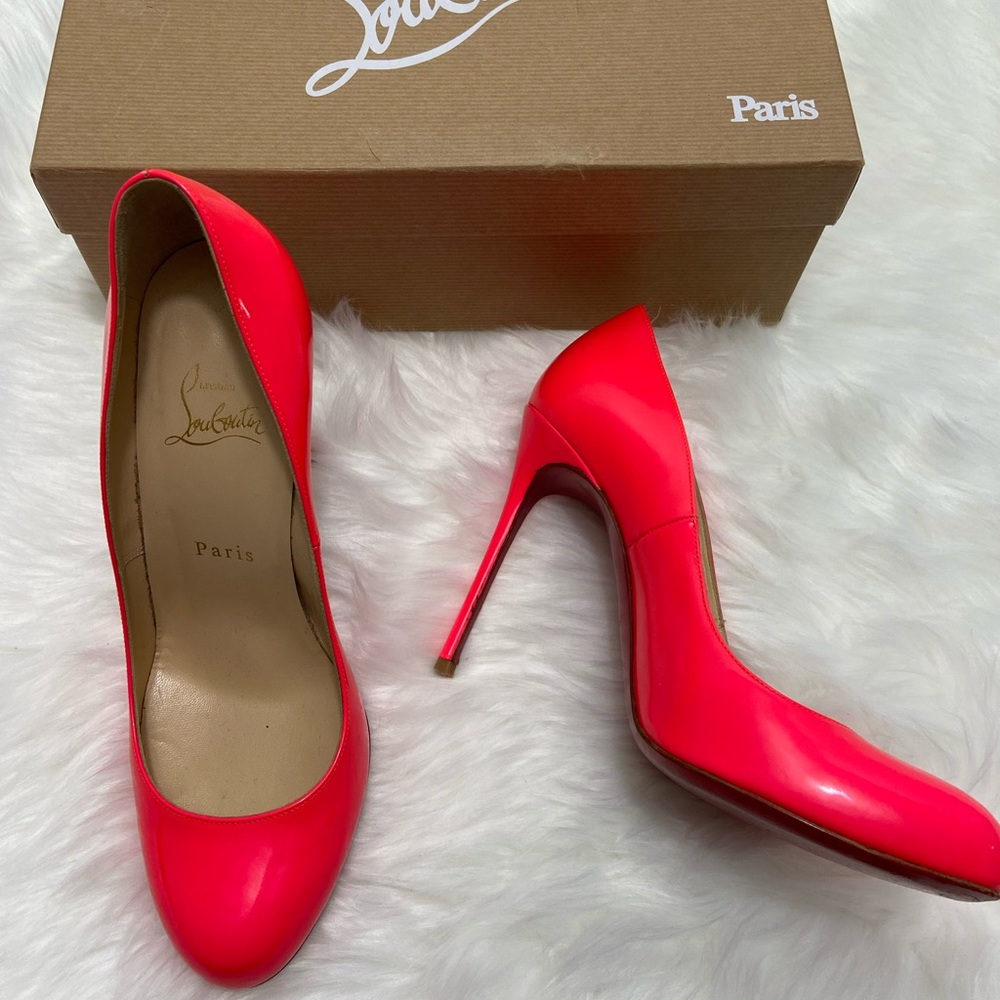 Christian Louboutin Fifi Pumps